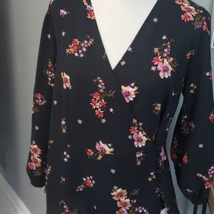 Wrap long sleeve blouse, navy & floral 🌺